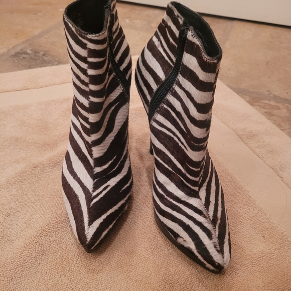 Steve Madden Zebra booties - Picture 12 of 12